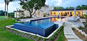 Infinity pool