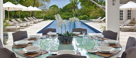 Outdoor dining