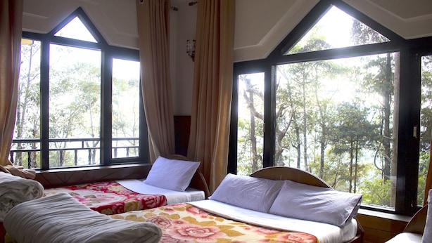 Chambre panoramique, 1 grand lit jumeau, non-fumeur, vue sur la montagne