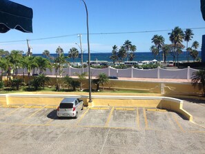 Appartamento familiare, 2 camere da letto, vista oceano | Vista balcone