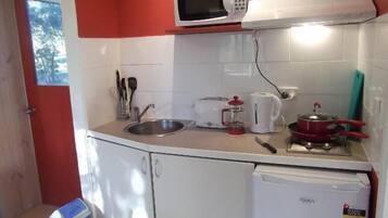 Microwave, stovetop, electric kettle, toaster