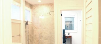 Braeburn Bungalow - Historic Craftsman & Walk to Downtown Hendersonville