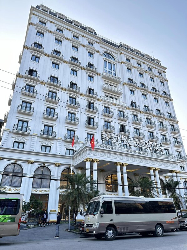 واجهة المنشأة