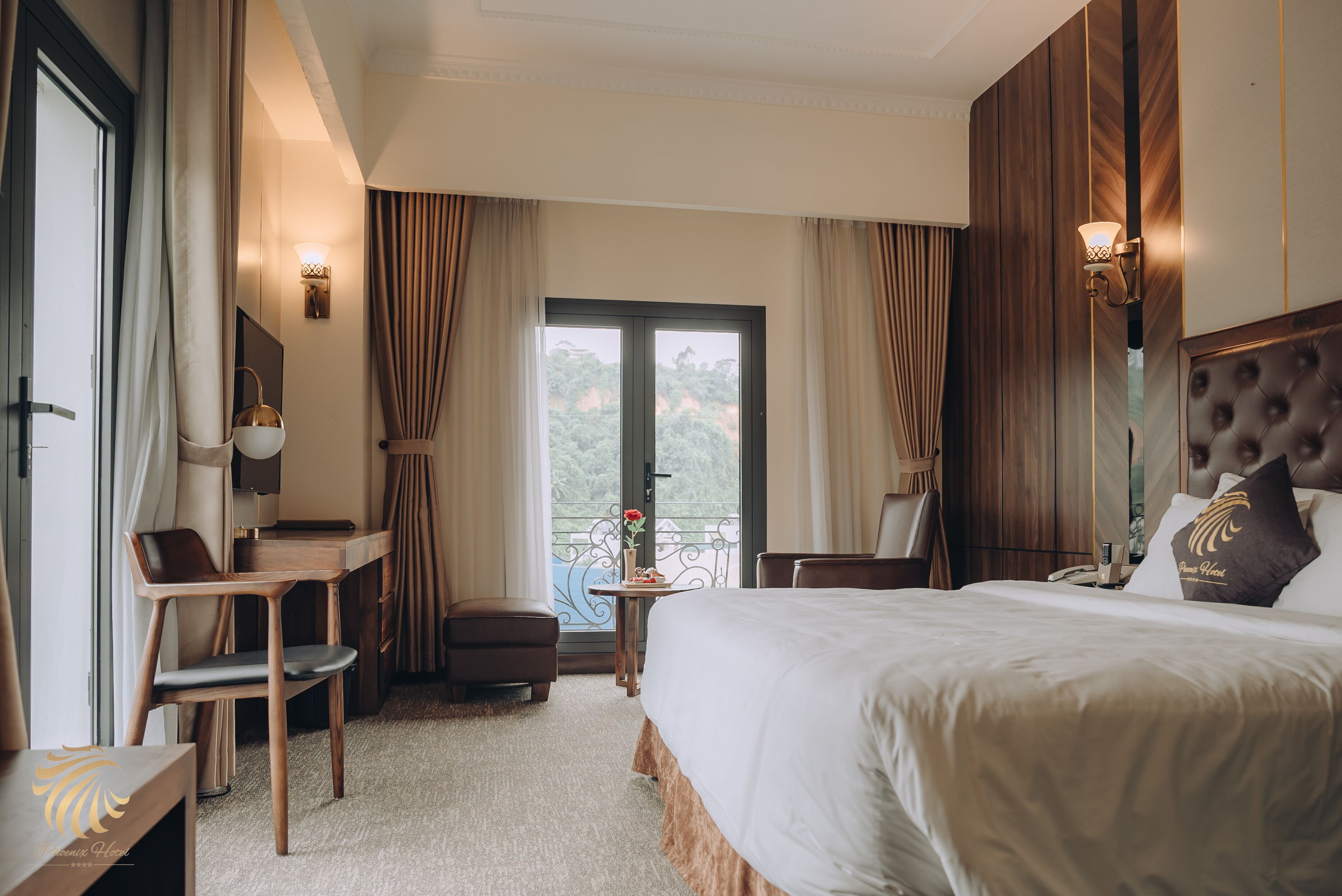 Phòng Deluxe | Minibar, két bảo mật tại phòng, bàn, màn/rèm cản sáng 