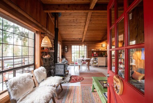 Romantic Nordic Log Cabin near Poulsbo and Bainbridge