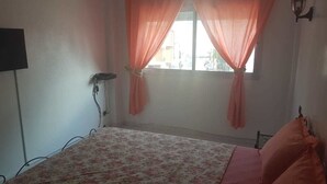 Unclassified image, 2 of 7, button - Moulay Youssef (Casablanca)