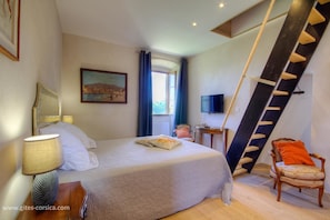 Family Room, Multiple Beds (Erba Celesta)