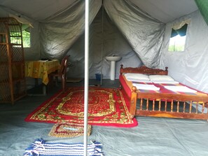 1 bedroom, rollaway beds, bed sheets