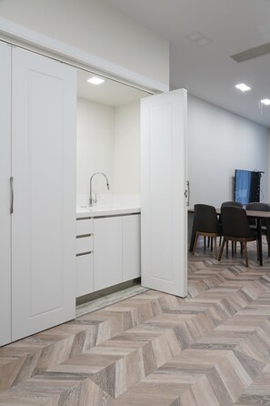 Apartment | Private kitchen | Fridge, stovetop, espresso maker, coffee/tea maker - Apartment in Tbilisi in King David (Tbilisi)