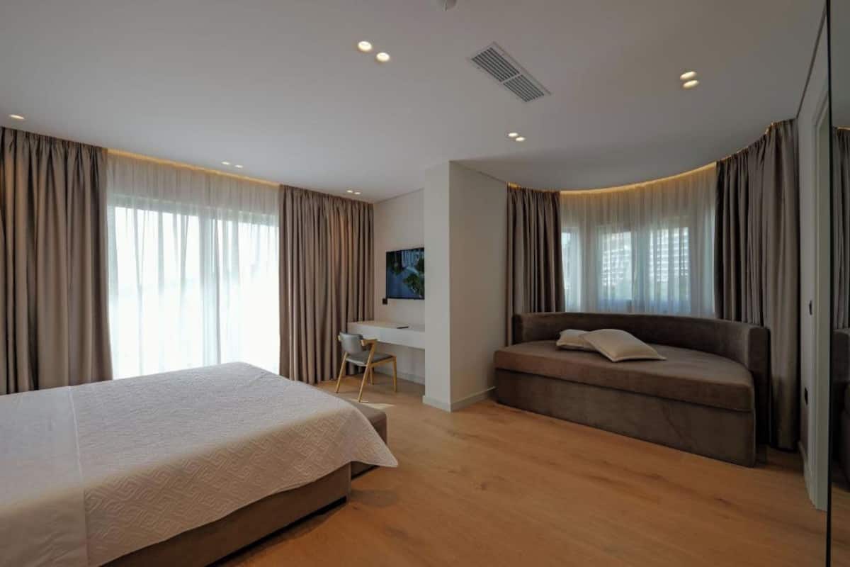 Superior Suite, Sea View | 1 bedroom, iron/ironing board, free WiFi, bed sheets