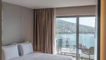 Junior Suite, Sea View | Iron/ironing board, free WiFi, bed sheets