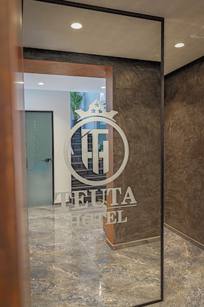 Front of property - Hotel Teuta (Sarandë)