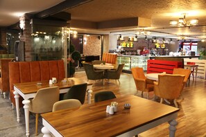 Lunch and dinner served, Turkish cuisine - Marvell City Otel (Trabzon)