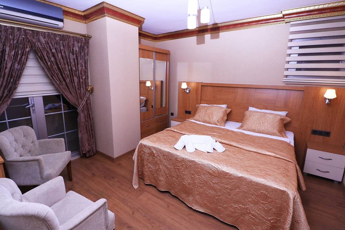 1 bedroom, Egyptian cotton sheets, premium bedding, minibar