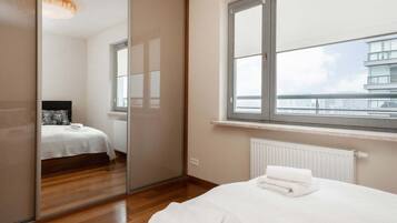 1 dormitorio, tabla de planchar con plancha, cuna de viaje y wifi