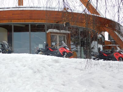 NICE STUDIO AT THE FOOT OF TRACKS, THE CORBIER