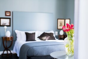 Deluxe Triple Room, Balcony, City View | Premium bedding, down duvets, minibar, in-room safe - Rinuccini Relais (Naples)