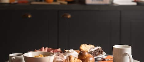 Buffet déjeuner gratuit tous les jours