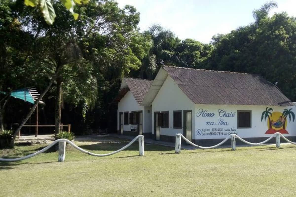 Chalé família, várias camas, para não fumantes | Wi-Fi de cortesia