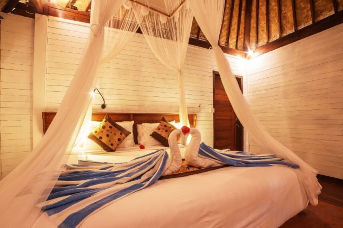 Coffres-forts dans les chambres, bureau, Wi-Fi gratuit, draps fournis