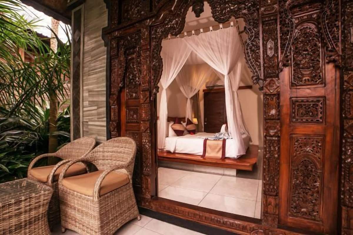 In-room safe, desk, free WiFi, bed sheets