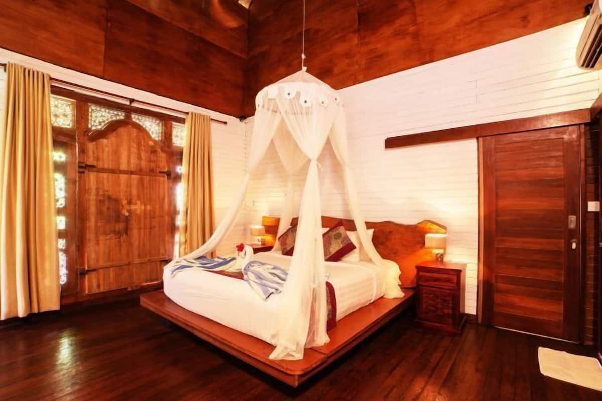 Caja fuerte, escritorio, wifi gratis y ropa de cama