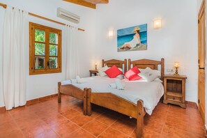 3 bedrooms, in-room safe, iron/ironing board, free WiFi