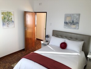 3 bedrooms, iron/ironing board, WiFi, bed sheets - City View Gardens II (Funchal)