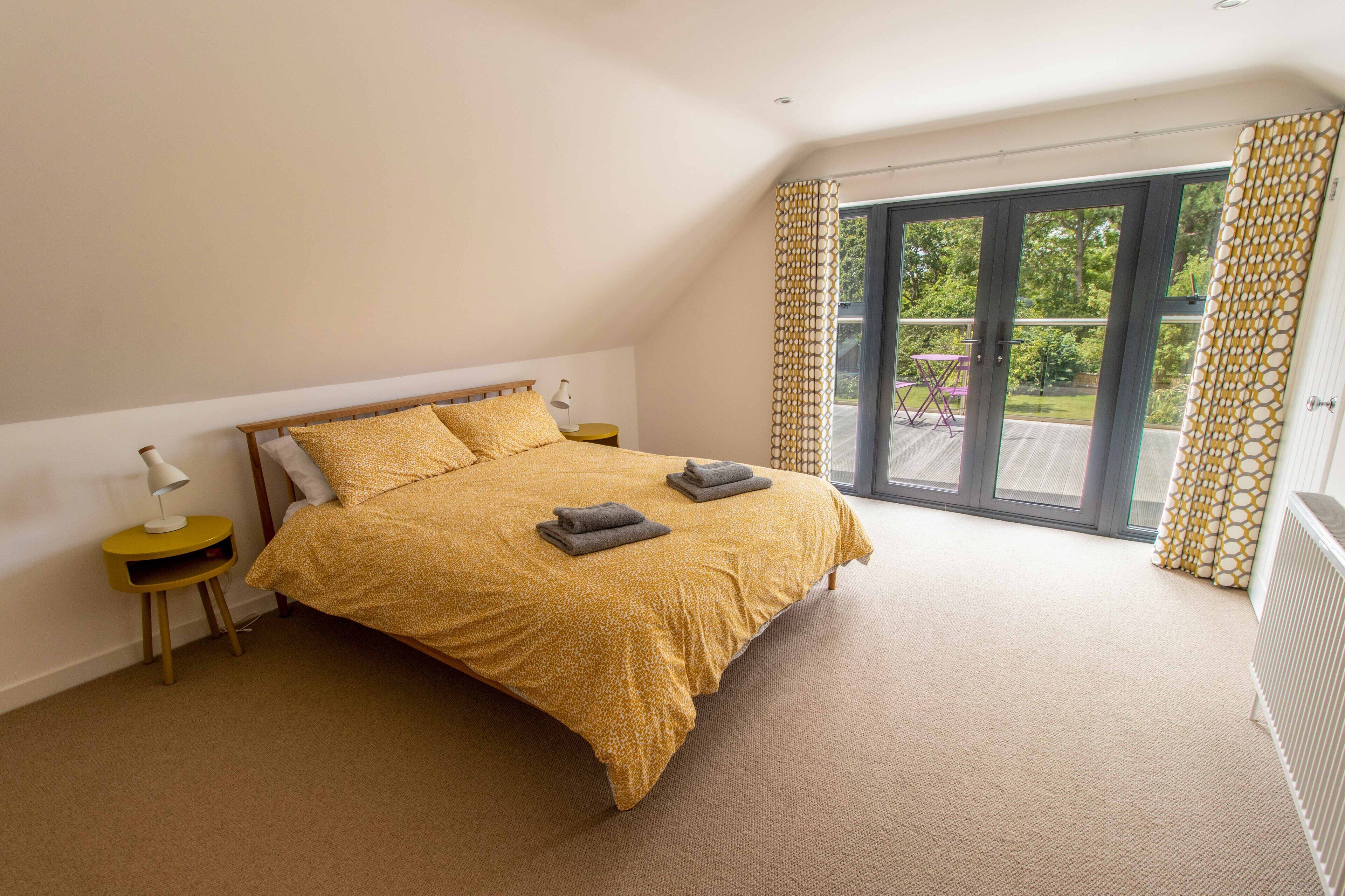 6 bedrooms, desk, iron/ironing board, free WiFi