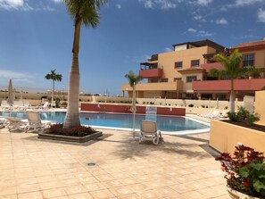 A heated pool - Adeje's Comfortable and Peaceful Apartment (Adeje)