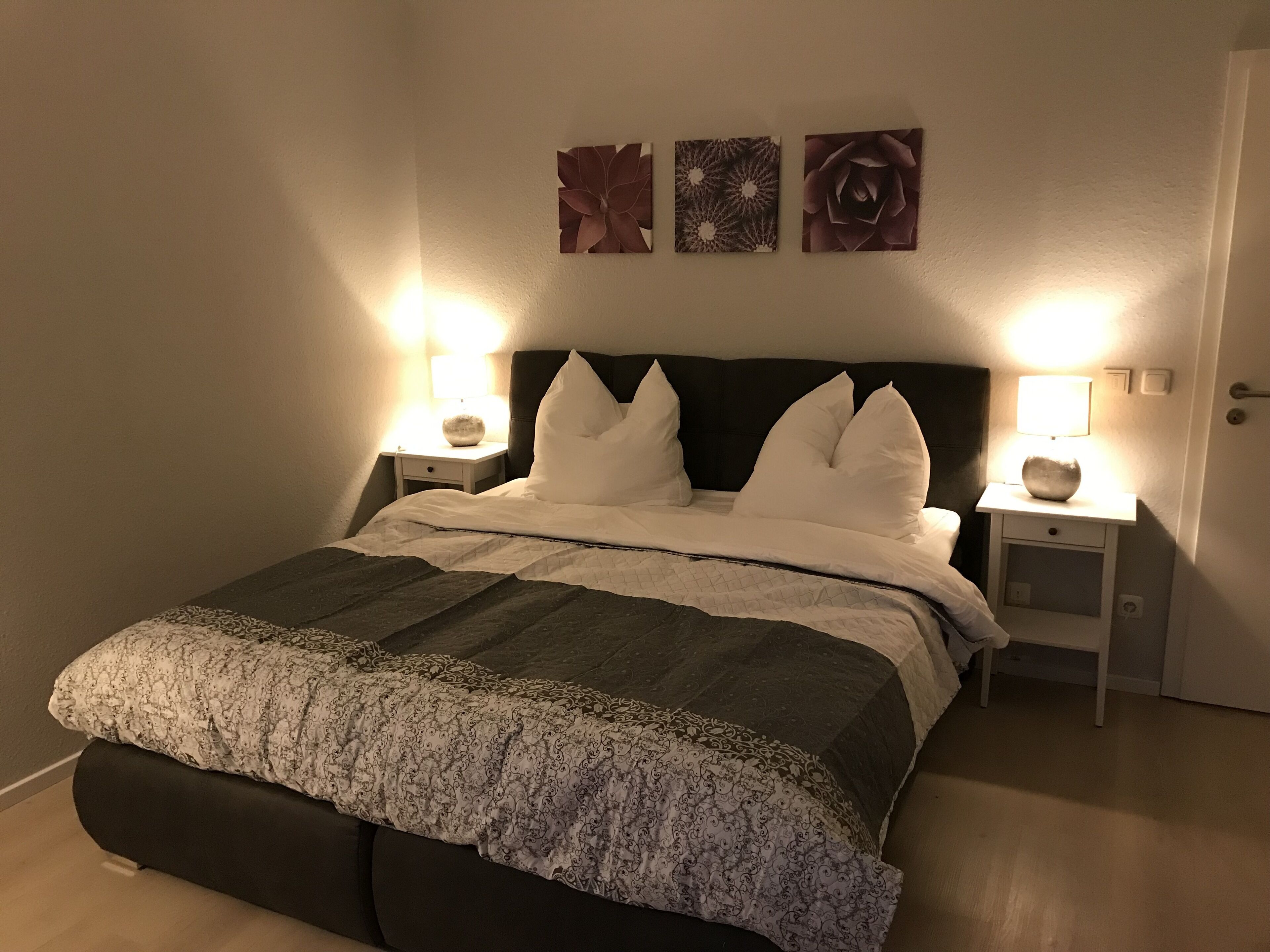 2 bedrooms, iron/ironing board, travel cot, free WiFi