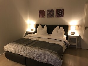 2 Schlafzimmer, Bügeleisen/Bügelbrett, Reisekinderbett, kostenloses WLAN