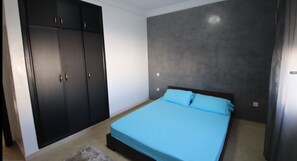 3 chambres, fer et planche à repasser, accès Internet
