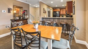 Dining - Sleeping Bear Condo - Downtown Helen, GA (Helen)