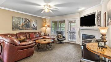 Smart TV, fireplace, DVD player