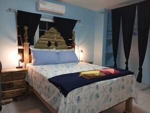 7 bedrooms, in-room safe, desk, iron/ironing board