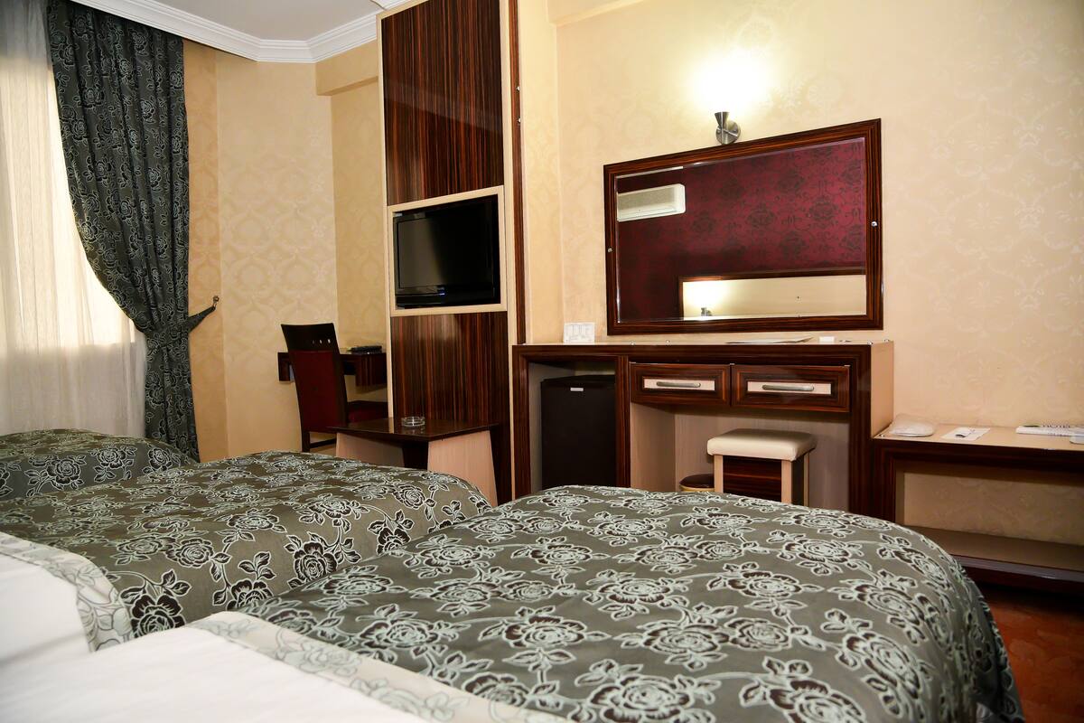 Standard Triple Room, 3 Twin Beds | 1 bedroom, in-room safe, desk, WiFi (free)