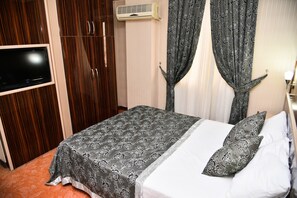 Junior Suite | 1 bedroom, in-room safe, desk, free WiFi - Gondol Hotel (Mersin)