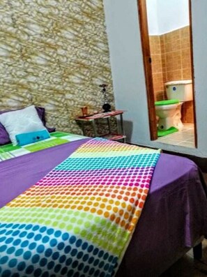 Chambre Double, non-fumeurs | Rideaux occultants, chambres insonorisées, Wi-Fi gratuit, draps fournis