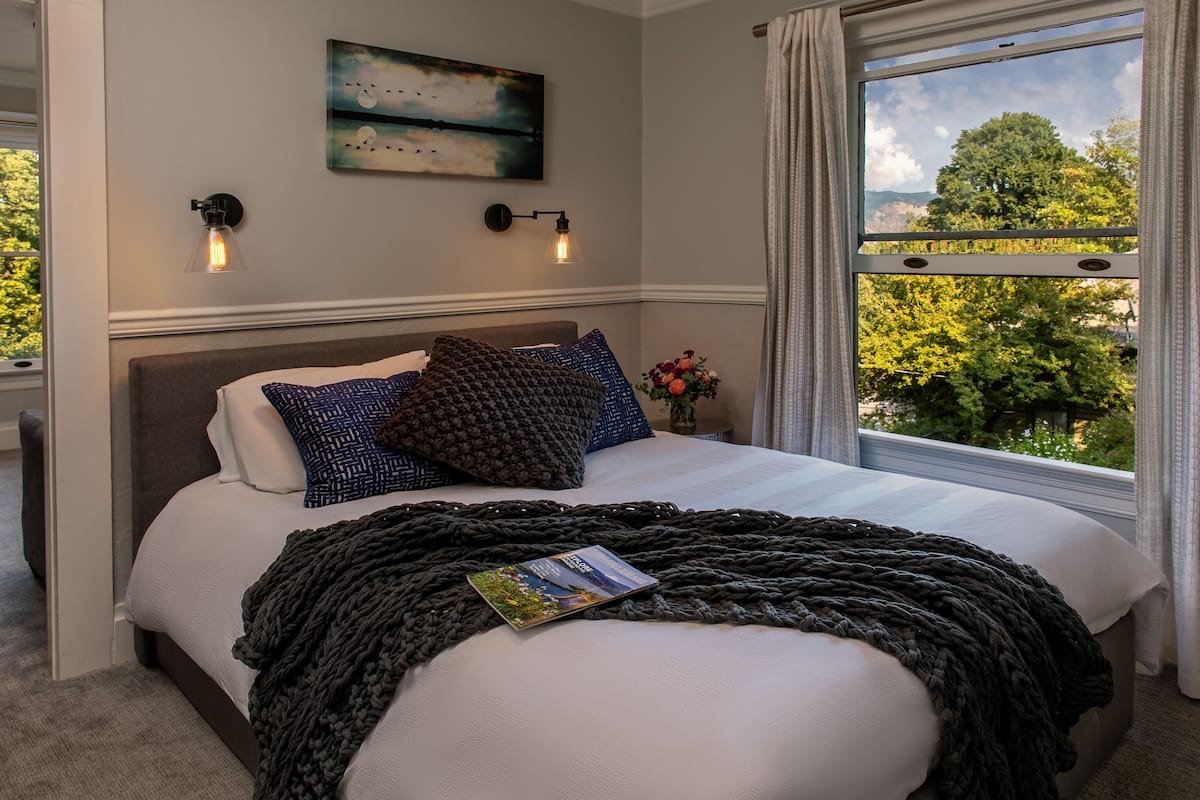 Rose Suite | 1 bedroom, premium bedding, individually decorated