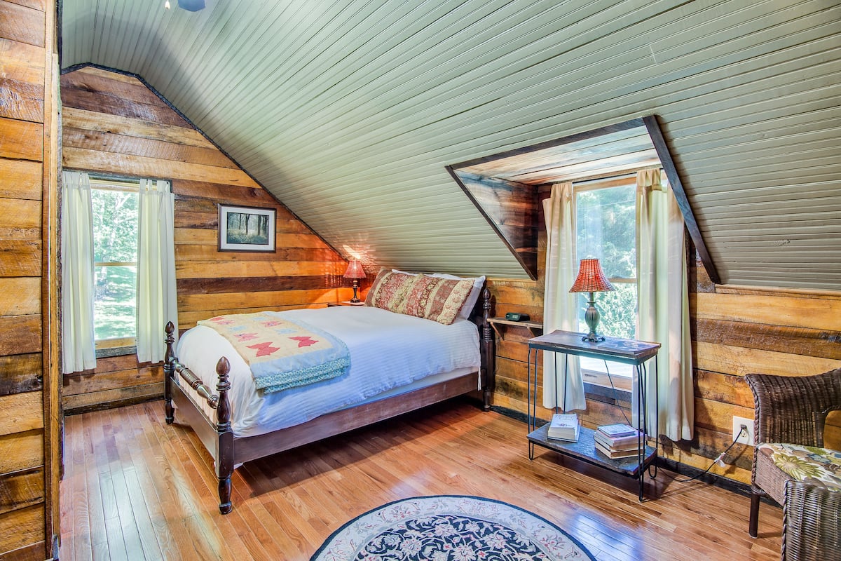 Standardzimmer, Nichtraucher (Kristopher's Treehouse) | Daunenbettdecken, individuell dekoriert, individuell eingerichtet
