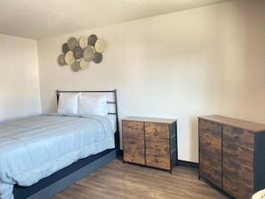 Individually decorated, individually furnished, blackout curtains - Baker City Motel & RV Park (Baker City)