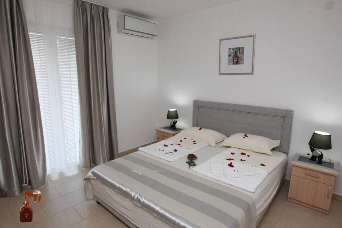 Suite Room With Sea View | Premium bedding, minibar, desk, laptop workspace