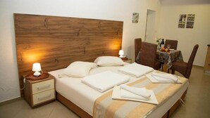 Superior Room | Premium bedding, minibar, desk, laptop workspace - Villa Andjelina (Becici)