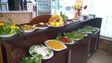 Tägliches inbegriffenes kontinentales Frühstück