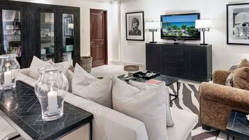 TV, pemutar DVD, dan peralatan stereo