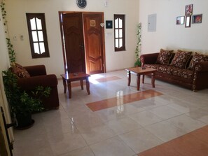 Área de estar no saguão