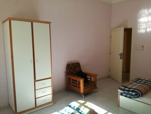 Quarto duplo | Ferros/tábuas de passar roupa, Wi-Fi de cortesia, roupa de cama