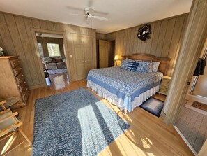 3 soverom, skrivebord, strykejern/-brett og wi-fi (inkludert)