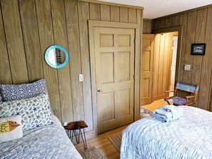 3 habitaciones, escritorio, tabla de planchar con plancha y wifi gratis 